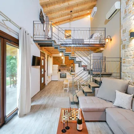 Natura With Jacuzzi Villa