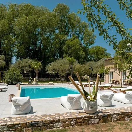 Natura With Jacuzzi Villa *