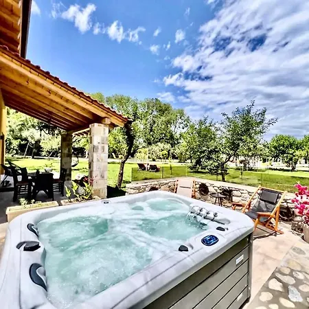 Villa Natura With Jacuzzi *